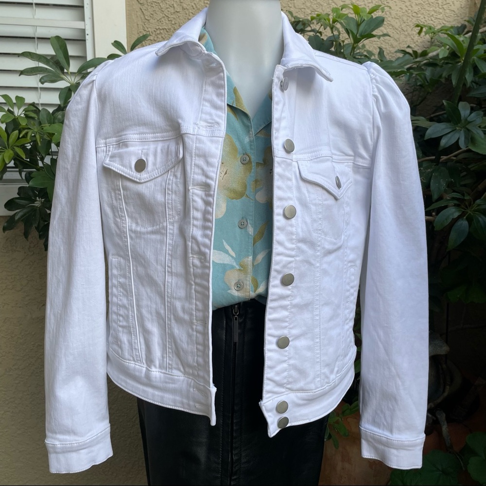 New white Boston Proper cotton cropped jacket